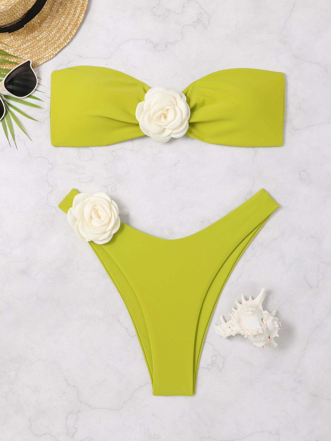 Smukły i nowoczesny Bikini