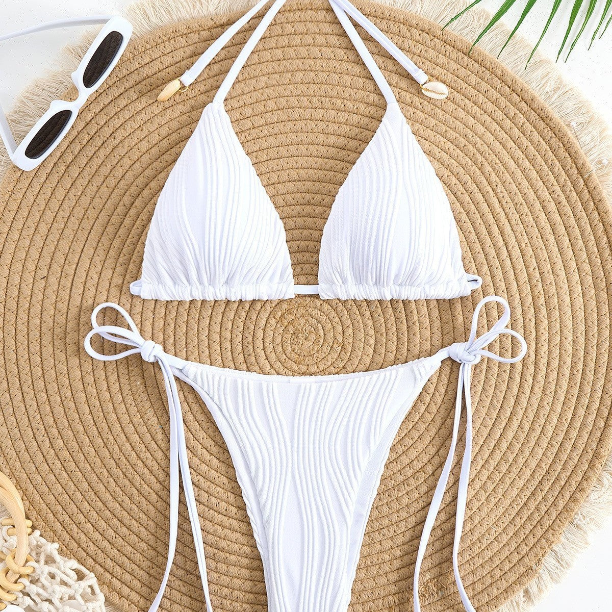 Świeży i kobiecy Bikini