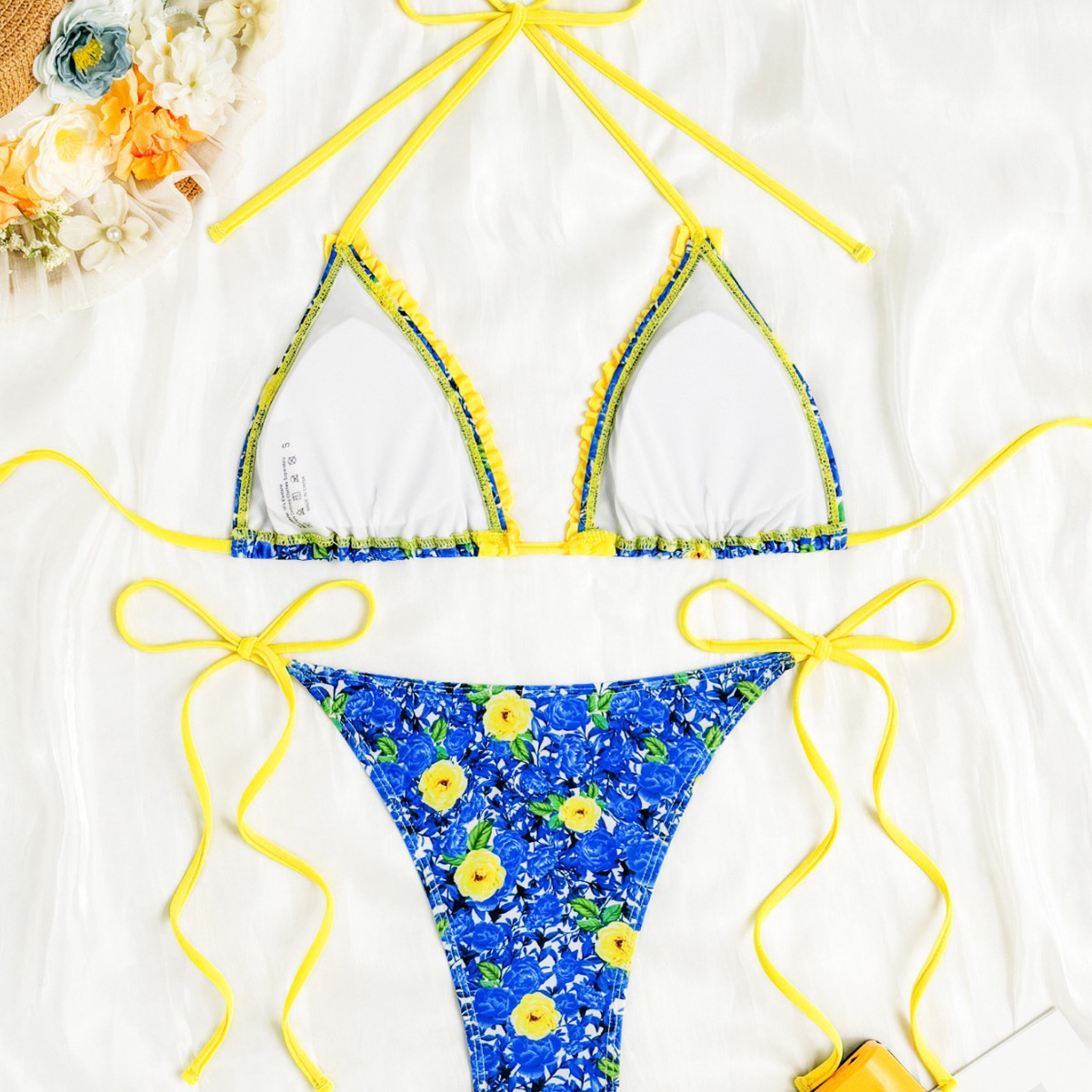 Smukły i nowoczesny Bikini
