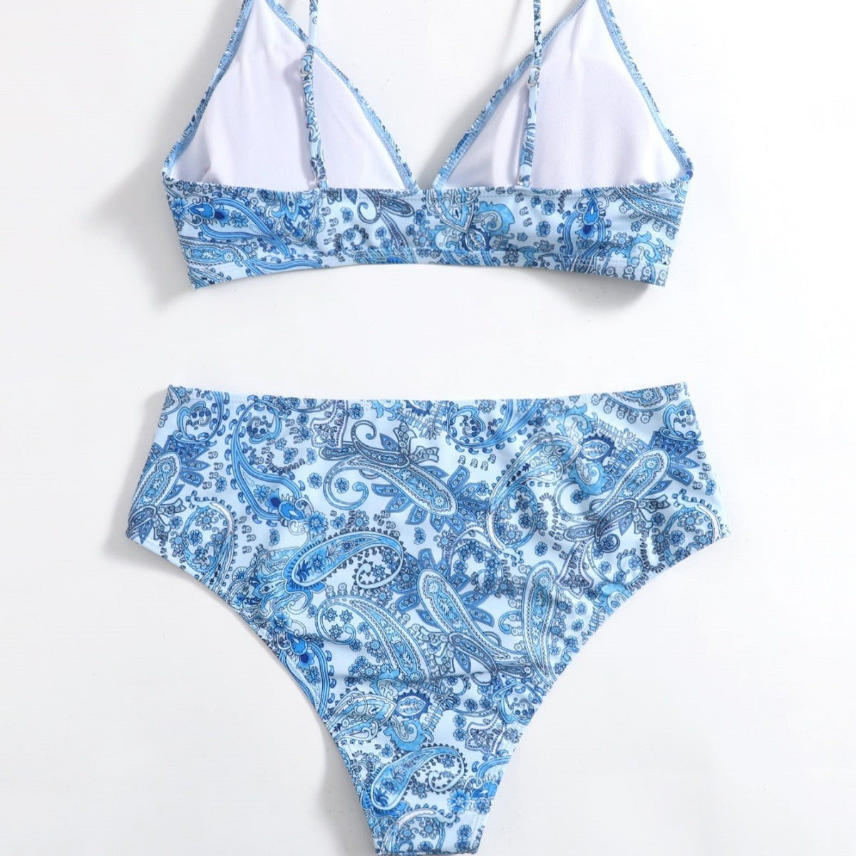 Wypolerowany i figlarny Bikini