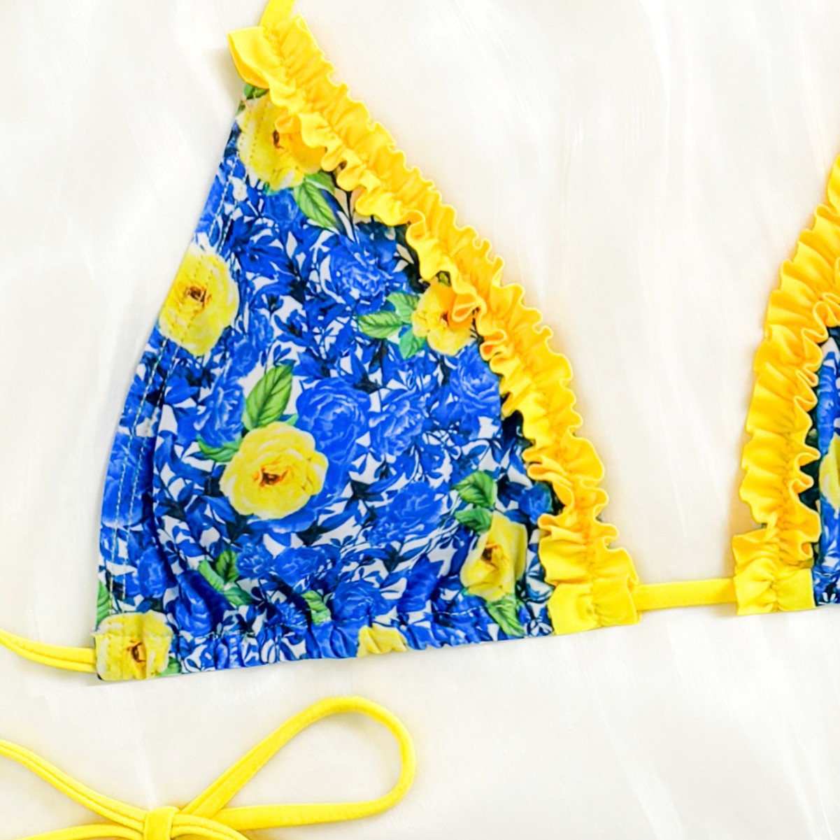 Smukły i nowoczesny Bikini