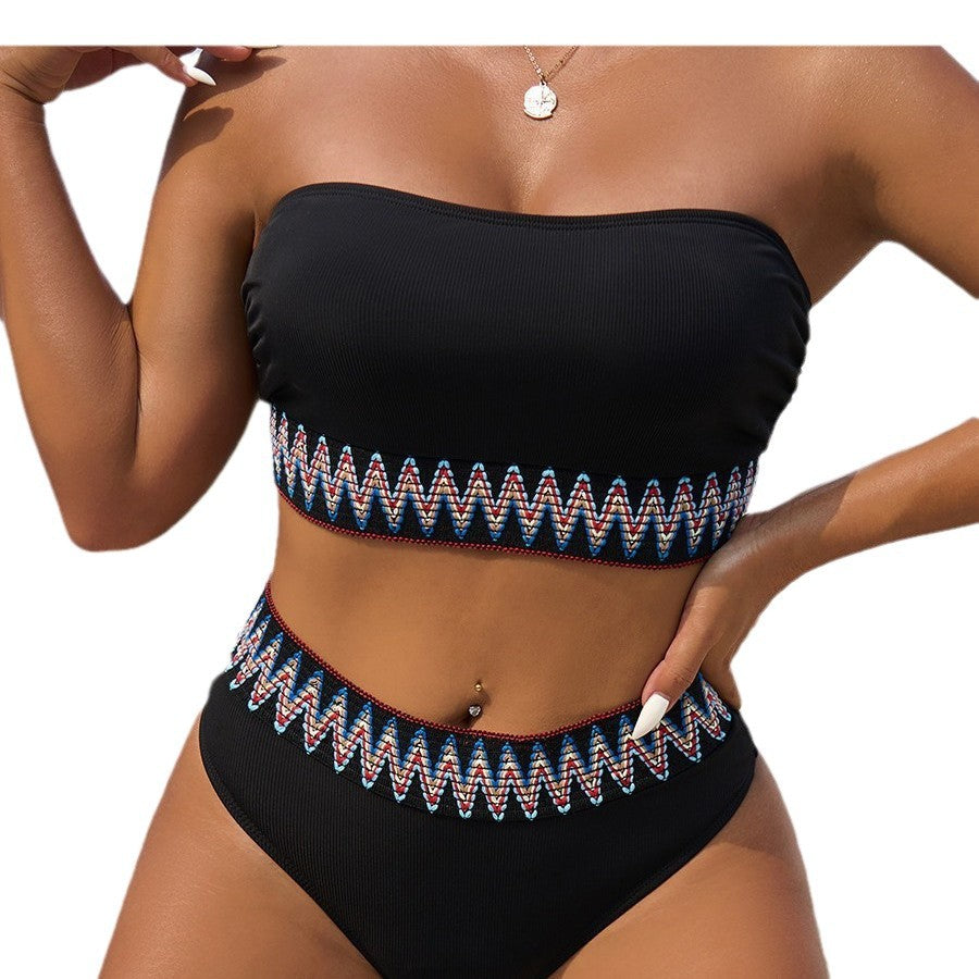 Nowoczesny i minimalistyczny Bikini