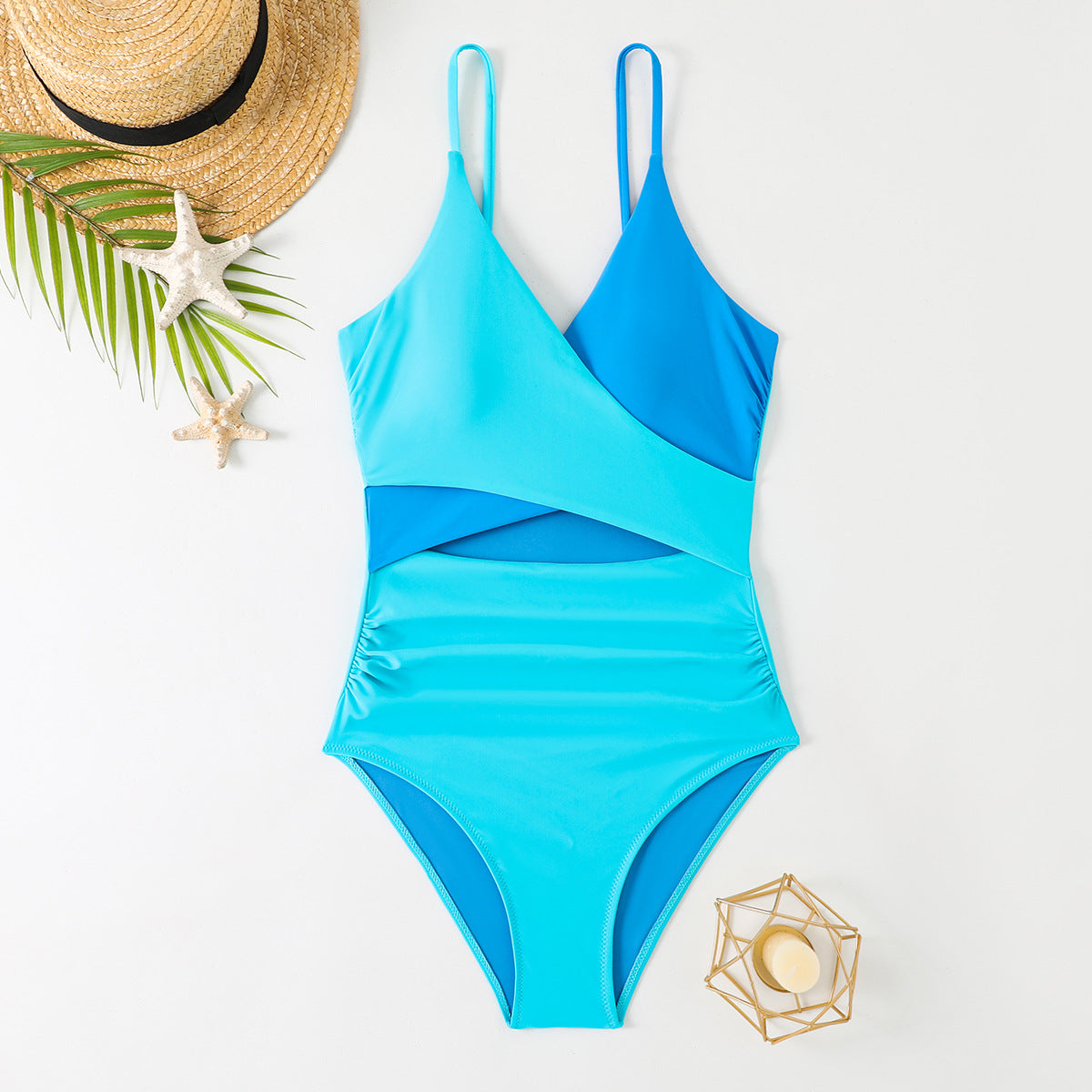 Wypolerowany i figlarny Bikini