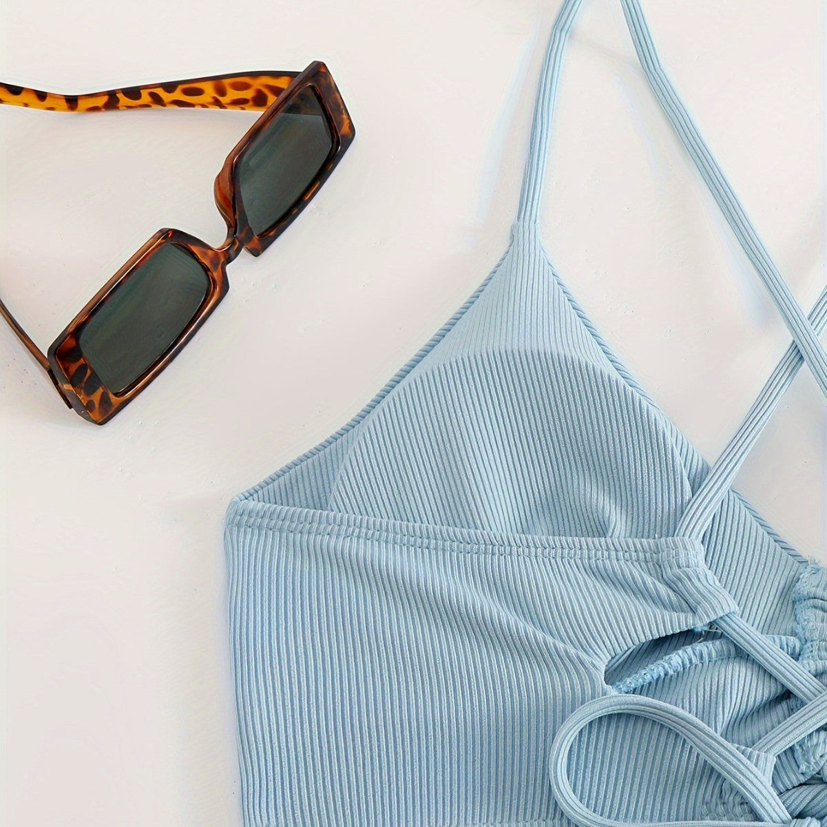 Świeży i kobiecy Bikini