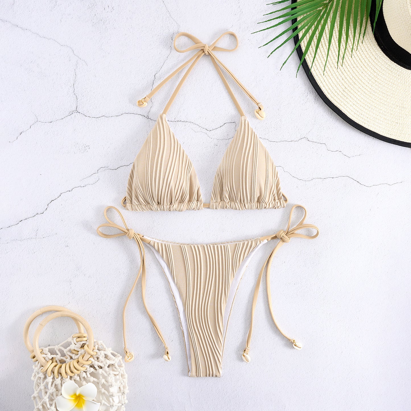 Świeży i kobiecy Bikini