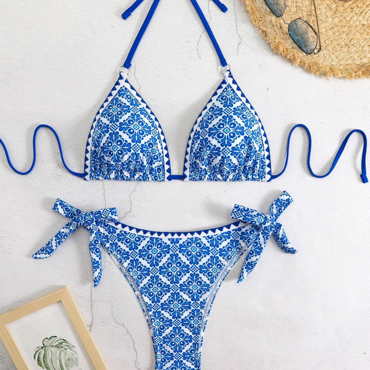 Wypolerowany i figlarny Bikini