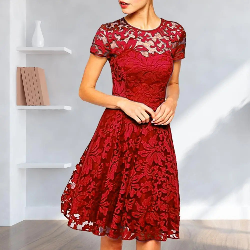 LB | Elegancka letnia mini sukienka plus size z okrągłym dekoltem w kształcie litery A