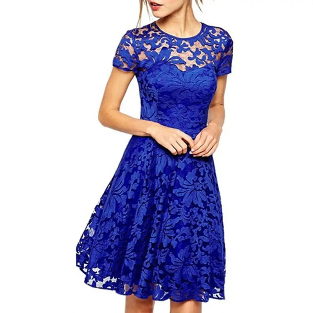 LB | Elegancka letnia mini sukienka plus size z okrągłym dekoltem w kształcie litery A