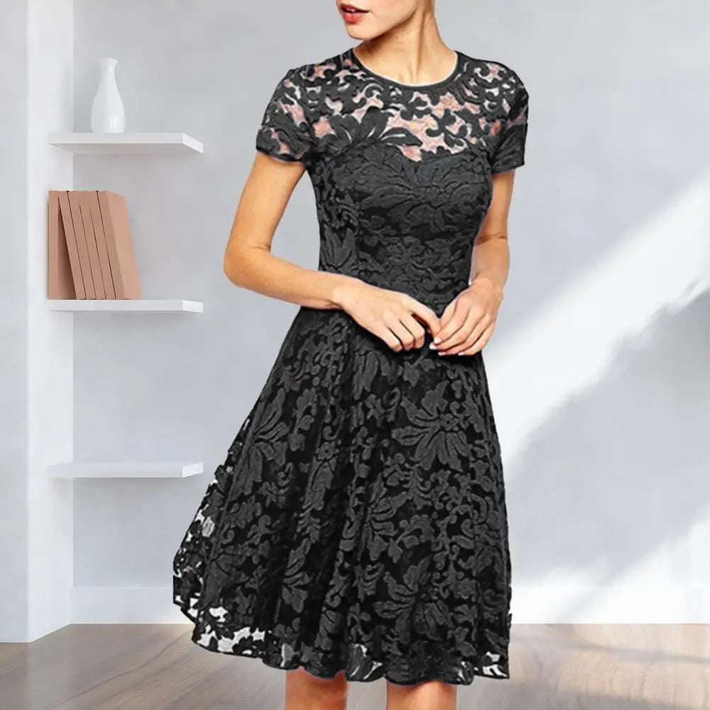 LB | Elegancka letnia mini sukienka plus size z okrągłym dekoltem w kształcie litery A