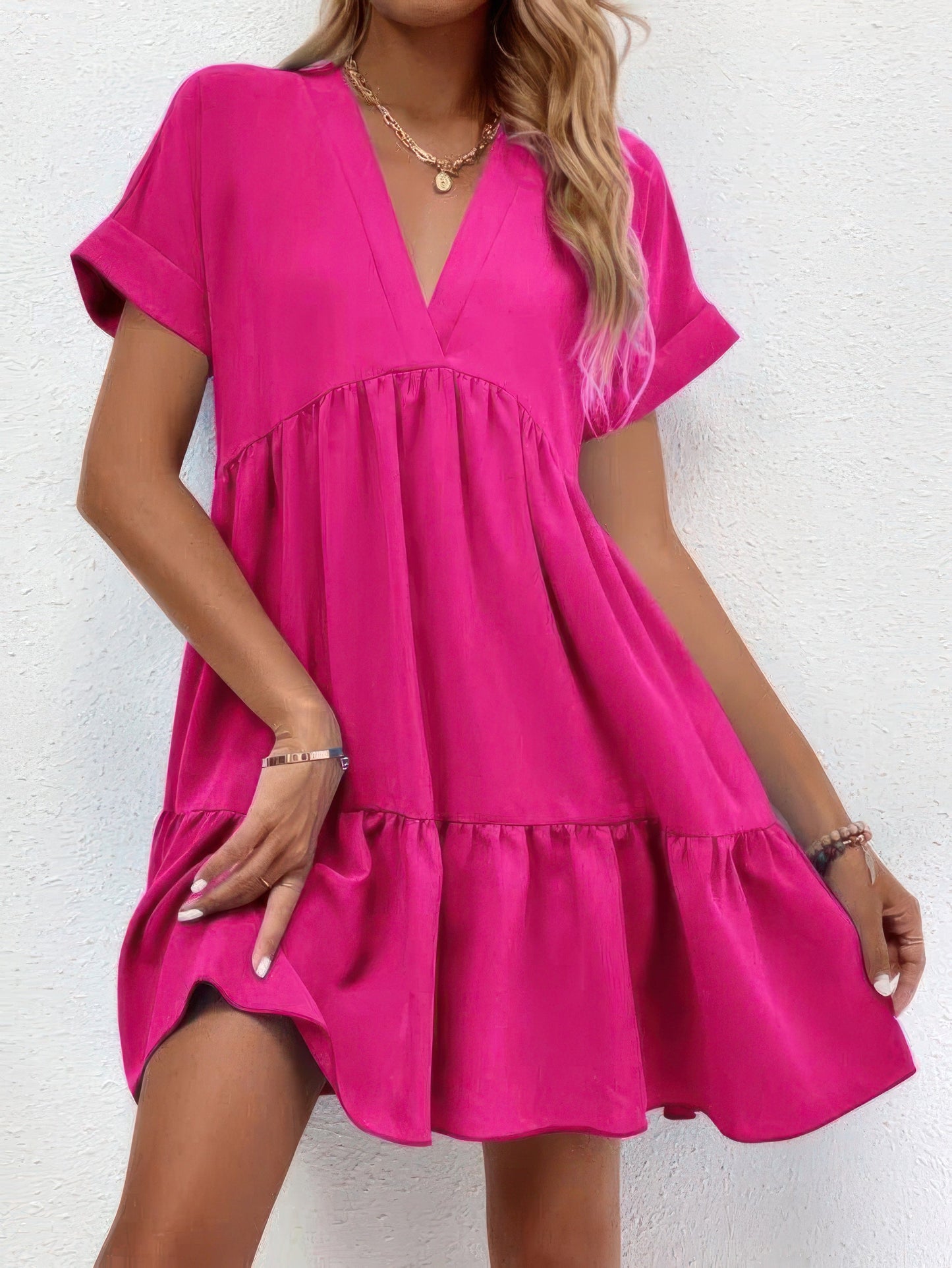 LB | Jednolita sukienka mini z krótkim rękawem V-neck