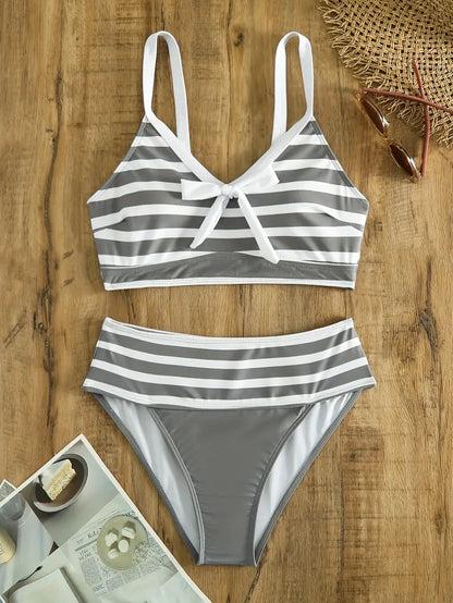 LB | Seksowne bikini w paski z kokardką w dekolcie V