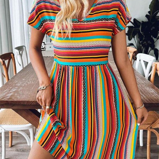 LB | Szykowna i zwiewna sukienka mini boho w paski