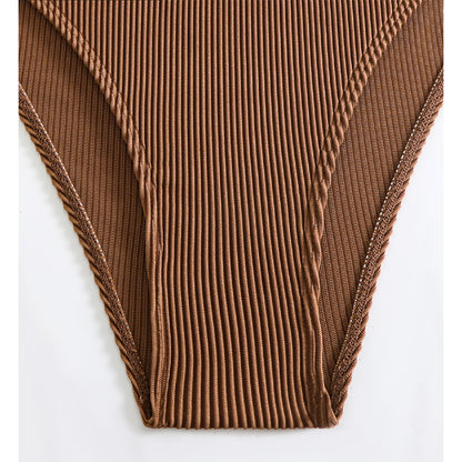 Smukły i nowoczesny Bikini
