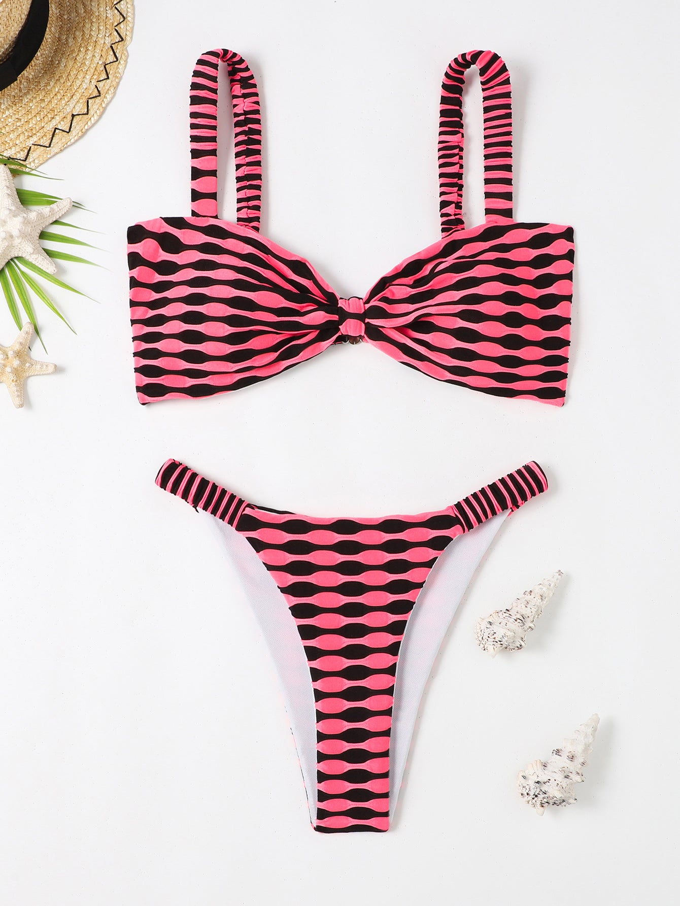 Smukły i nowoczesny Bikini
