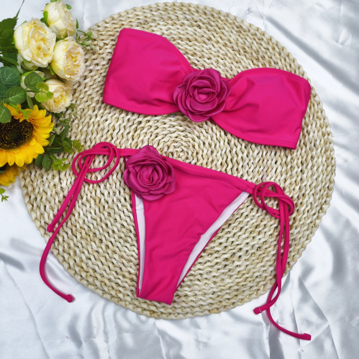 Płynny i fantastyczny Bikini