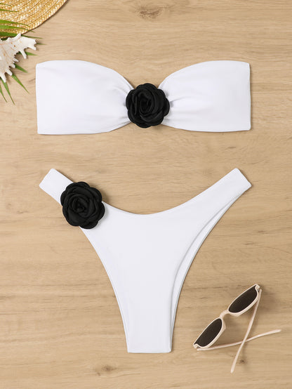 Smukły i nowoczesny Bikini