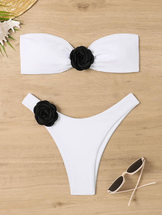 Smukły i nowoczesny Bikini