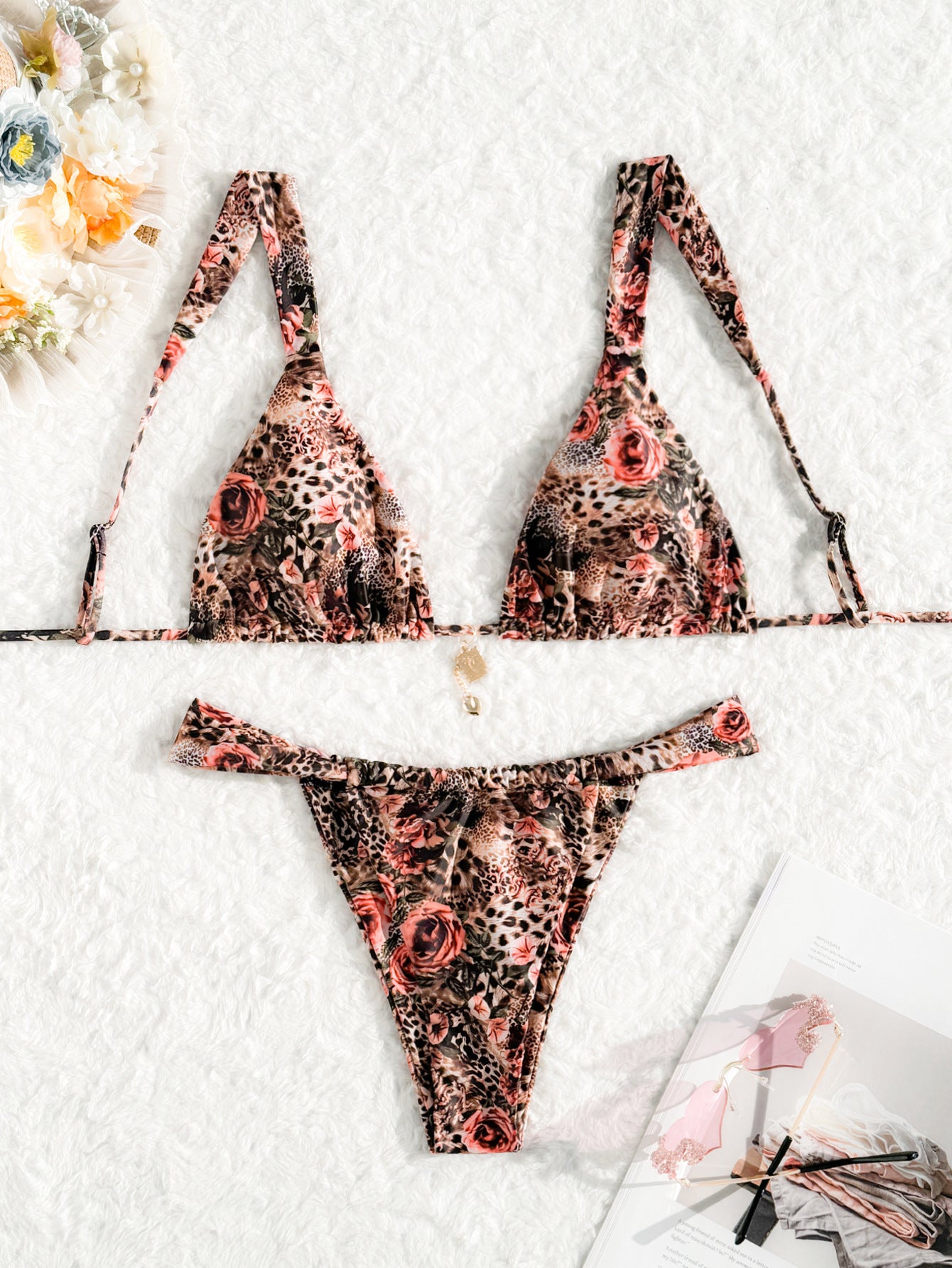 Smukły i nowoczesny Bikini