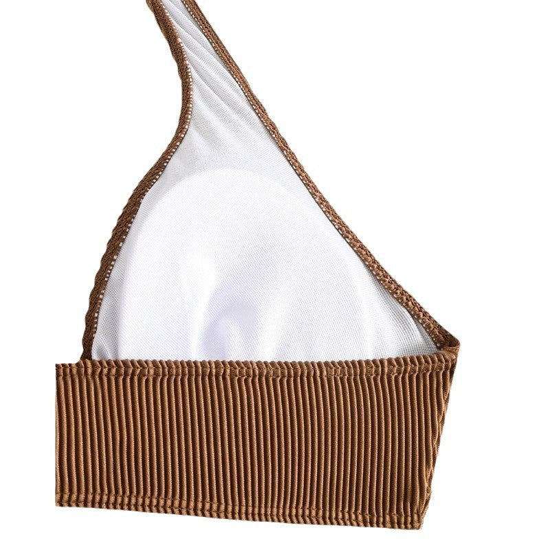 Smukły i nowoczesny Bikini