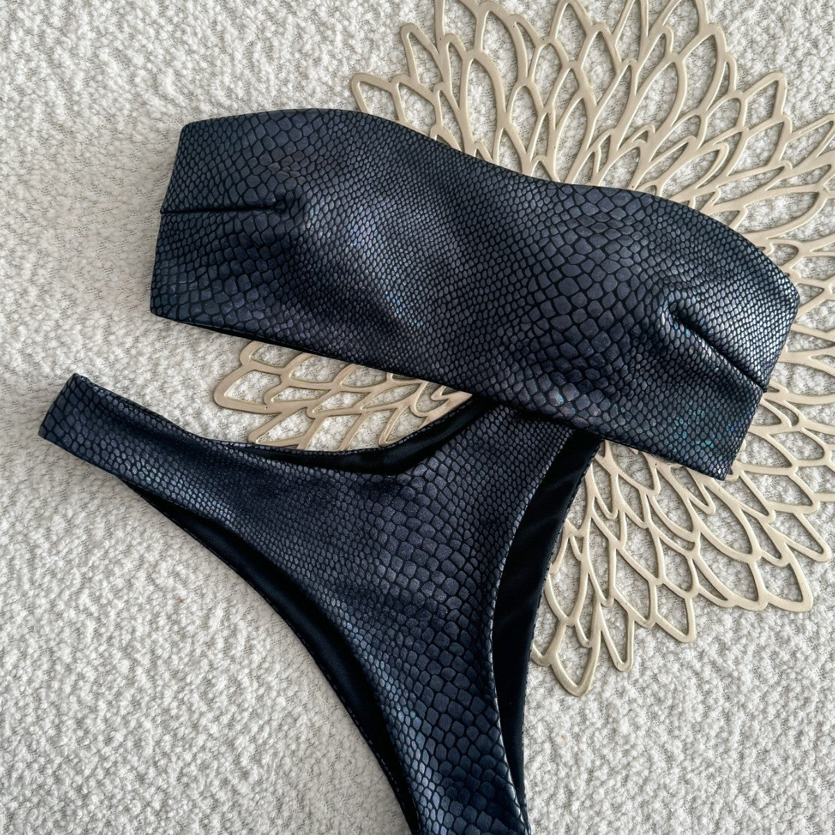 Smukły i nowoczesny Bikini