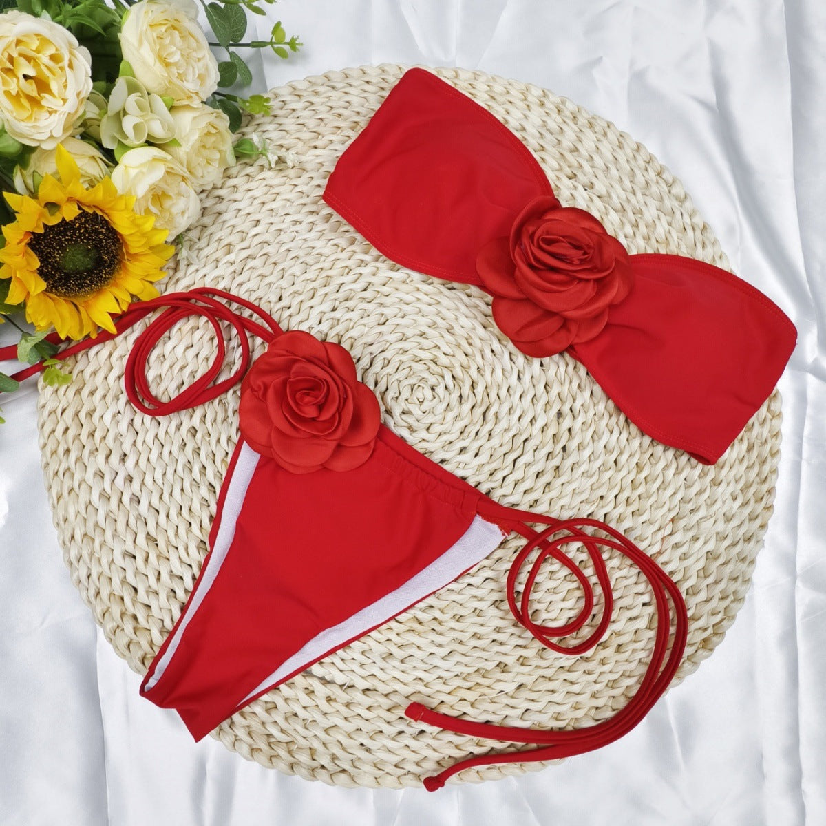 Płynny i fantastyczny Bikini