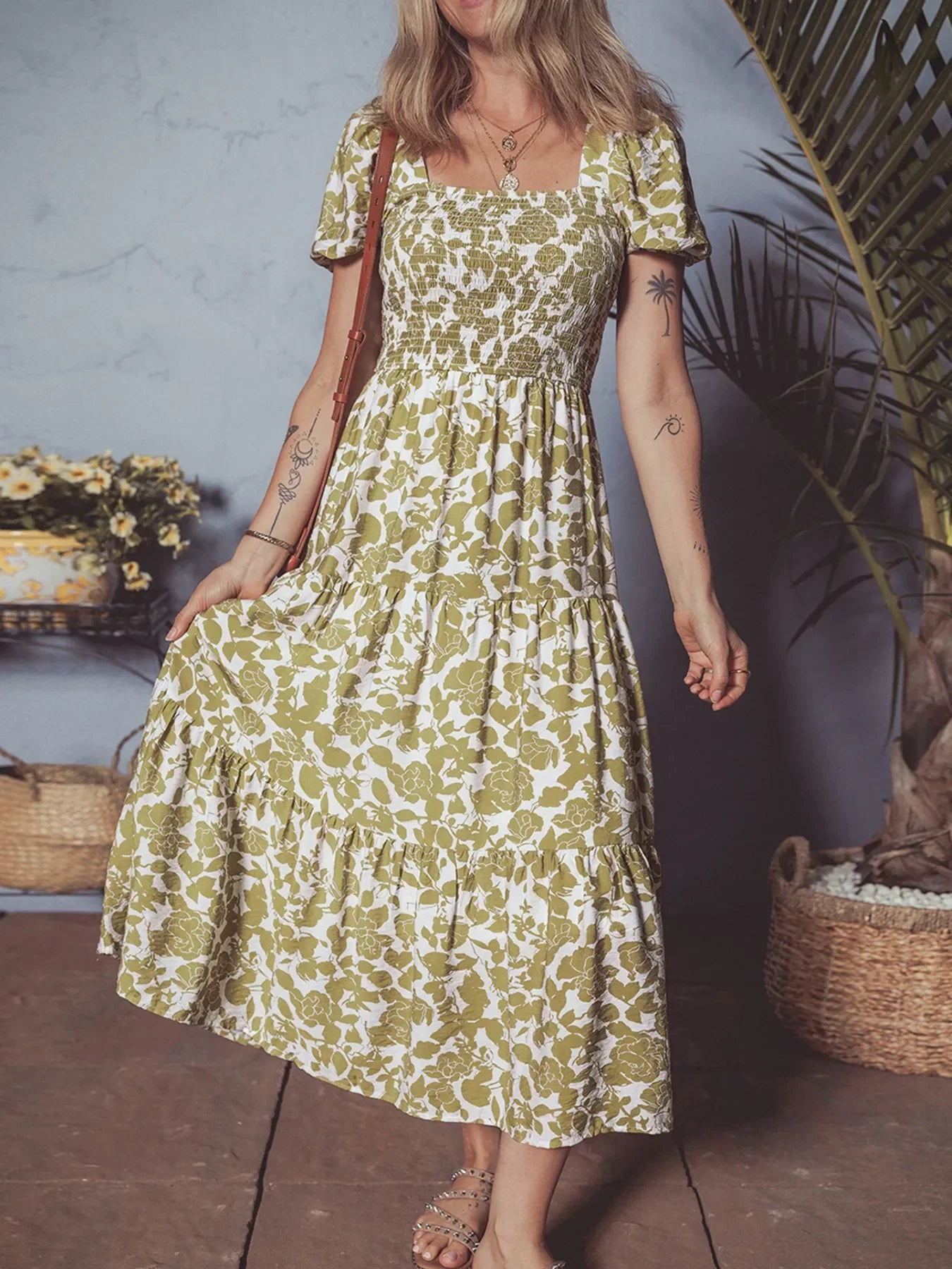 AS | Boho květinové čtvercové výstřih Smocked Bust Puff Sleeve Tiered šaty